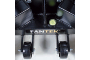 Fantek Lift T-6860 schwarz, max. Höhe 6.80m, Gabel-Lift, max. Auflast 600kg/855kg, Winde ALKO 1201